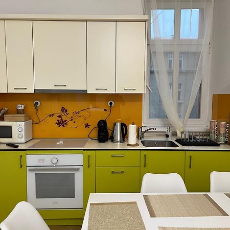 Main Street Retreat Apartment With Free Parking SJJ Eksteriør bilde