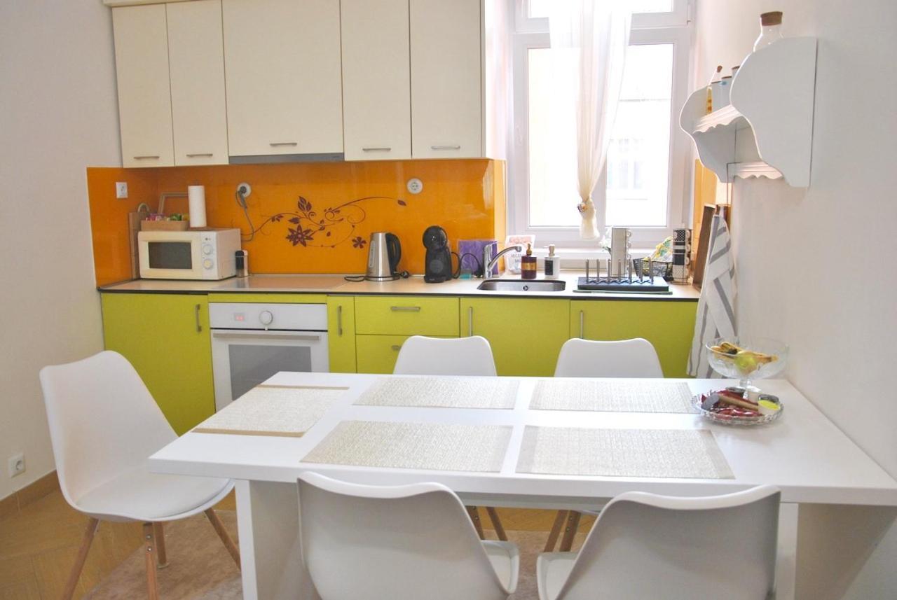 Main Street Retreat Apartment With Free Parking SJJ Eksteriør bilde